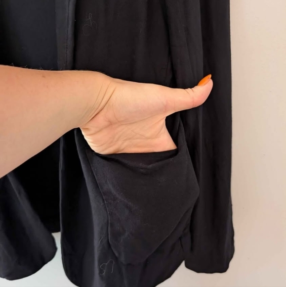 2/$20 Talula Kent Soft Rayon Light Blazer Size 10 Black Euc - Picture 9 of 13